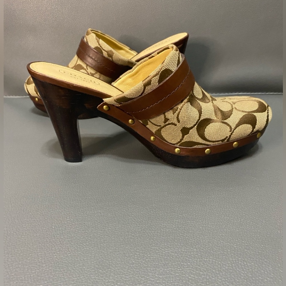 Coach Vintage Signature Jacquard Clogs - Picture 5 of 7